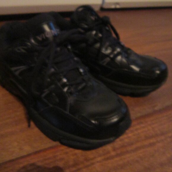 Vionic Women's Walker Classic Shoes, 8 (M) US, Black BARELY WORN, 23WALK - Picture 8 of 10